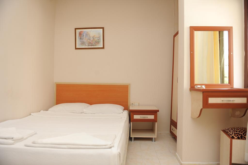Holiday World Hotel ألانيا الغرفة الصورة